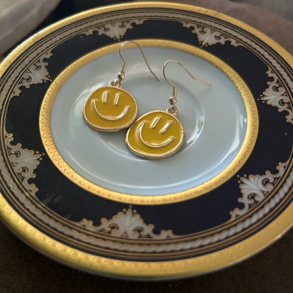 Retro Smilie Face Earrings